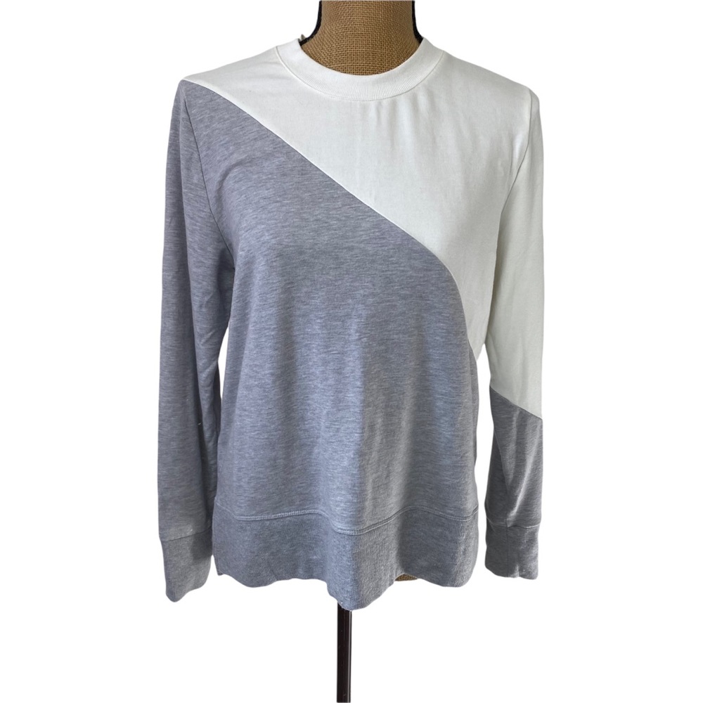 Summersalt Womens Grey And White Sweater Sweatshirt Size M Extra Soft And cozy